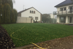 Rollrasen im Garten